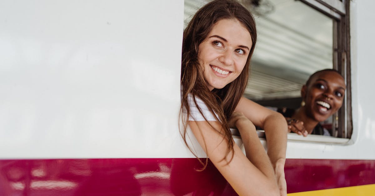 découvrez le voyage en train, une expérience unique alliant confort, paysages à couper le souffle et respect de l'environnement. explorez des destinations variées tout en savourant la beauté des trajets en train.