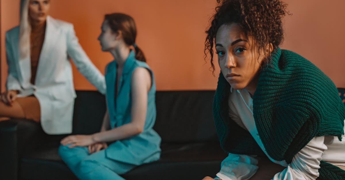 découvrez les dynamiques sociales : un aperçu des interactions humaines, des comportements en groupe et des influences culturelles qui façonnent nos sociétés. explorez comment ces facteurs impactent nos relations et notre quotidien.