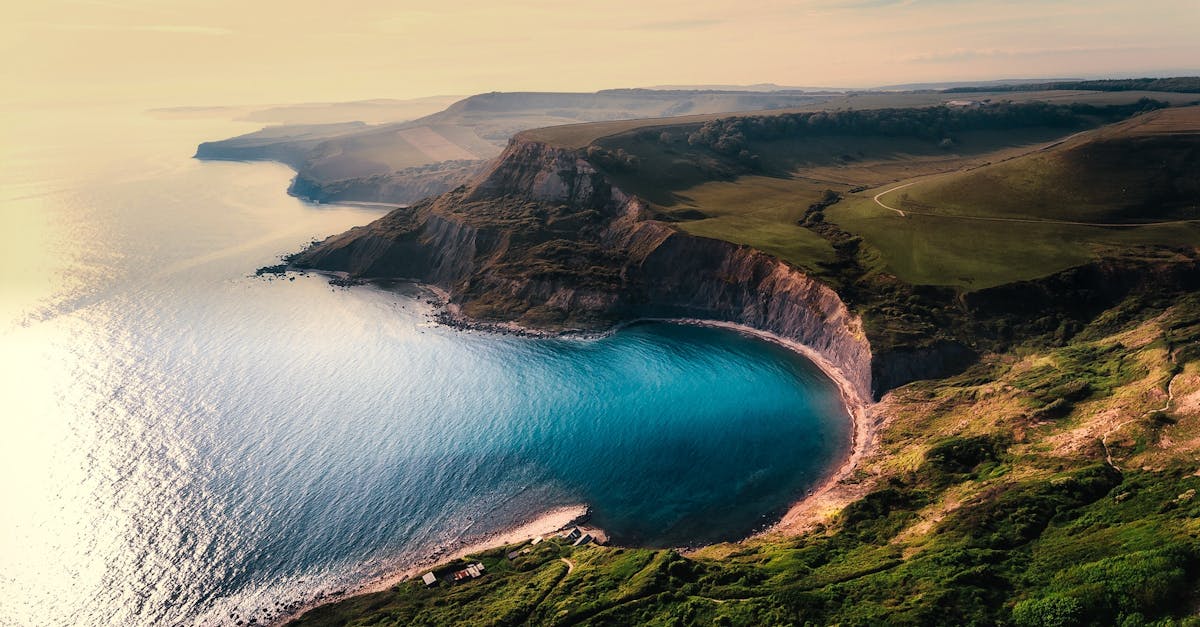 découvrez les bienfaits de la randonnée éco-responsable : amélioration de la santé physique et mentale, connexion avec la nature, réduction de l'empreinte carbone et promotion de la durabilité. explorez comment allier plaisir de la marche et respect de l'environnement.