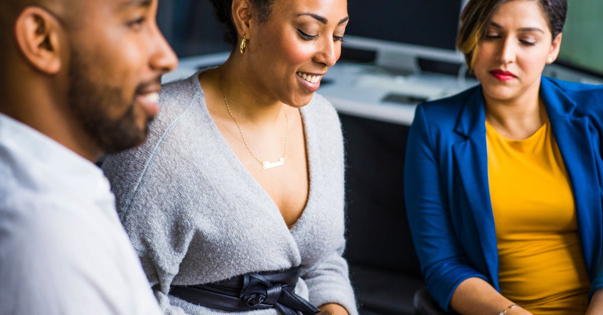 découvrez comment les dynamiques d'équipe influencent la collaboration et la performance au sein des groupes. apprenez les clés pour améliorer la synergie, favoriser la communication et renforcer les relations professionnelles.