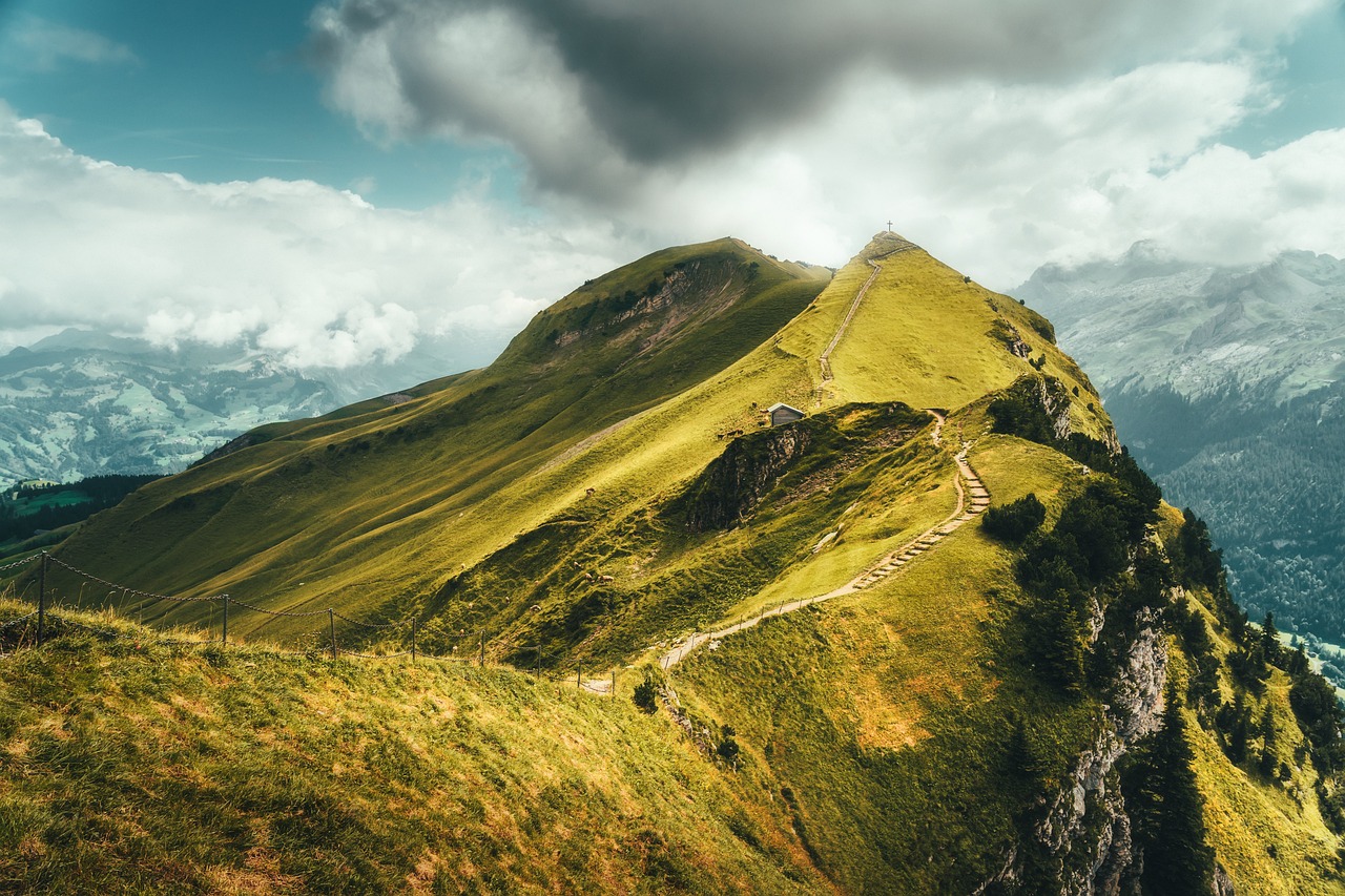 Trekking urbain : découvrez les meilleures itinéraires pour explorer votre ville à pied