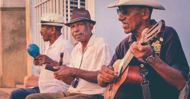 Voyages de sensibilisation : comprendre l’importance de l’engagement communautaire